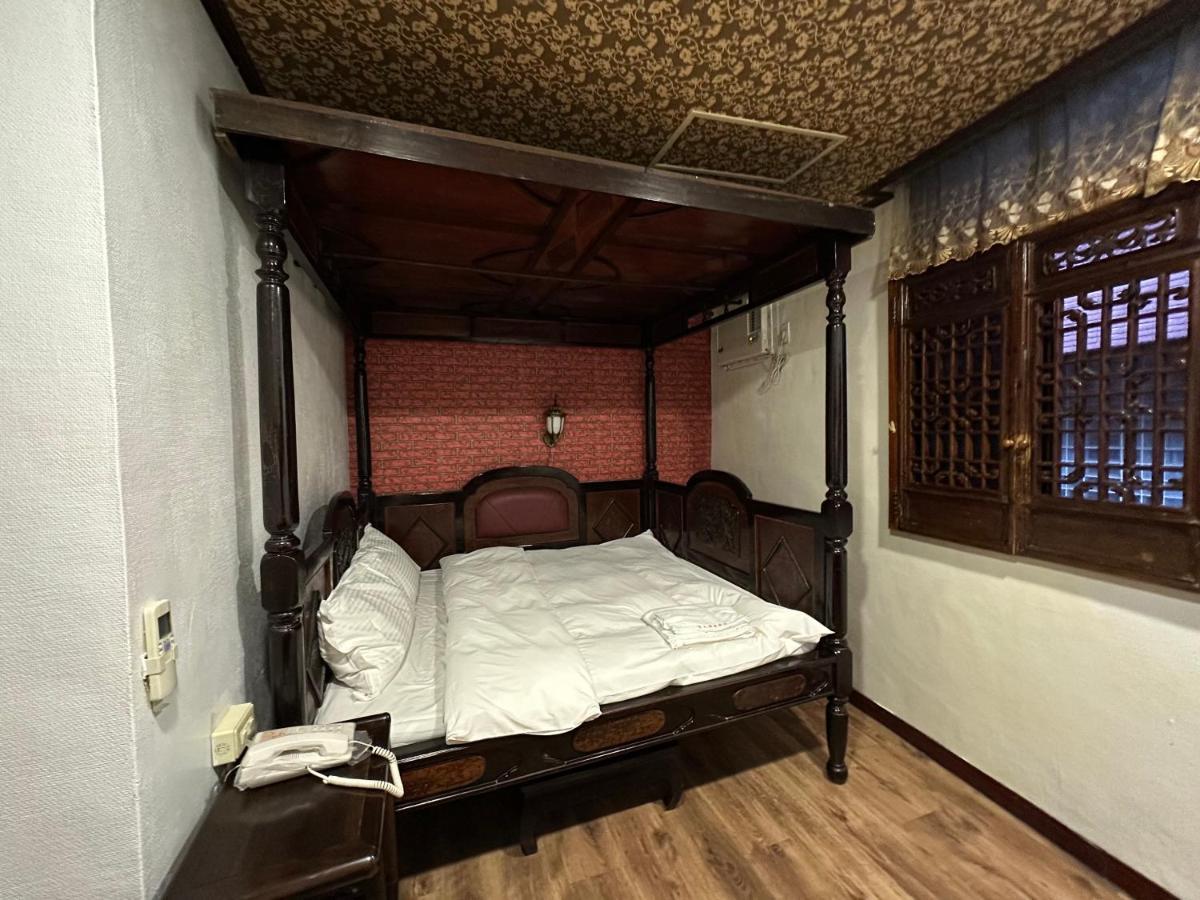 Ming Ren Hotspring Hotel 礁渓郷 エクステリア 写真
