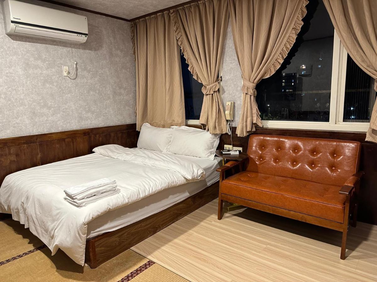 Ming Ren Hotspring Hotel 礁渓郷 エクステリア 写真