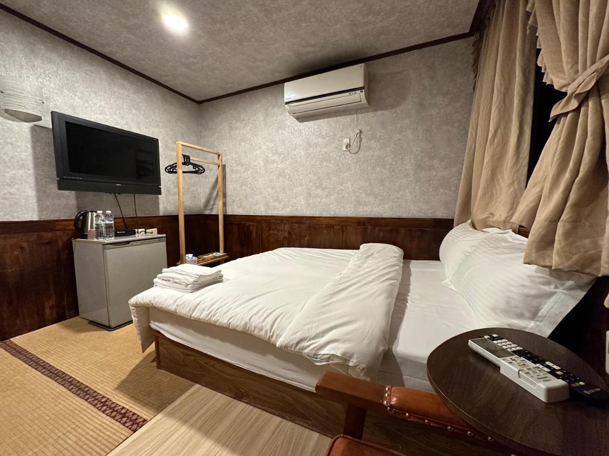 Ming Ren Hotspring Hotel 礁渓郷 エクステリア 写真